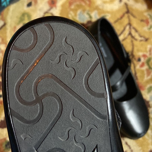 p.w. minor Maryjane. Velcro strap size 9 Wide, black leather. Nice shoe. - Picture 2 of 5